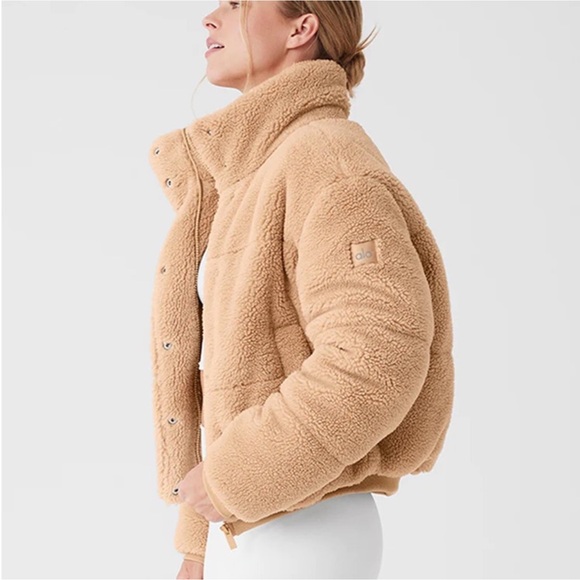 Alo Sherpa Snow Angel puffer (FINALPRICEDROP ) - Picture 4 of 11